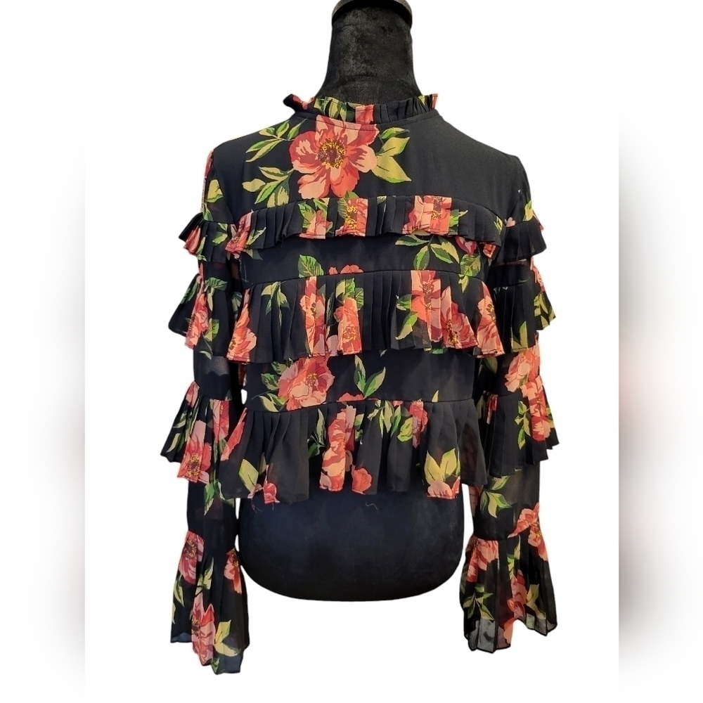 Forever 21 Crop Top Floral Ruffle L/S Top Med